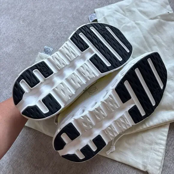 Authentic On Running x Loewe Cloudtilt 2.0 Shoes - Picture 2 of 6